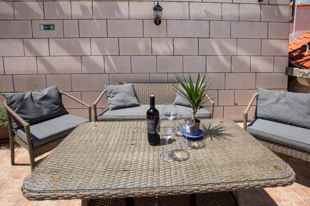 Emily Apartment Sudurad Exterior foto